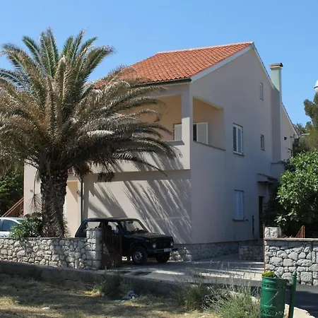 By The Sea Mali Lošinj