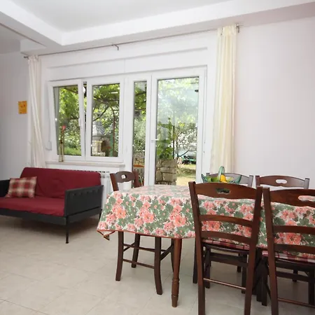Apartment By The Sea